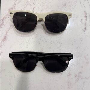 Black and Cream Sunglasses Set
